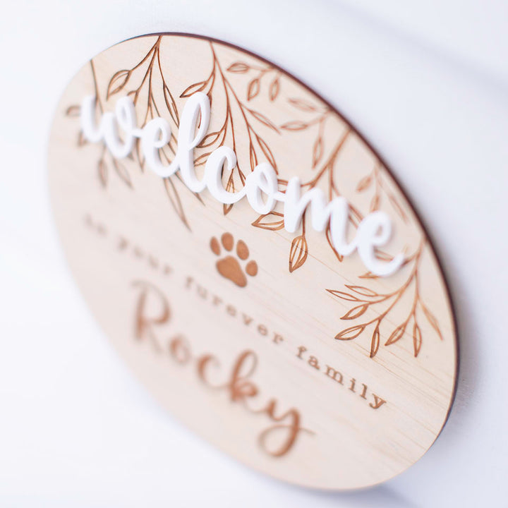 Closeup view of Hello Fern custom wooden pet welcome plaque.