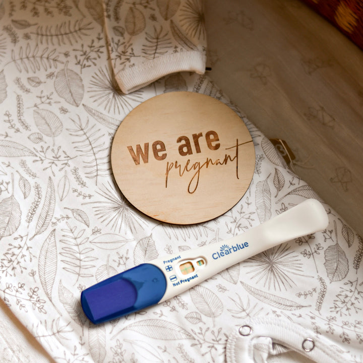 Wooden pregnancy milestone card discs - Classic