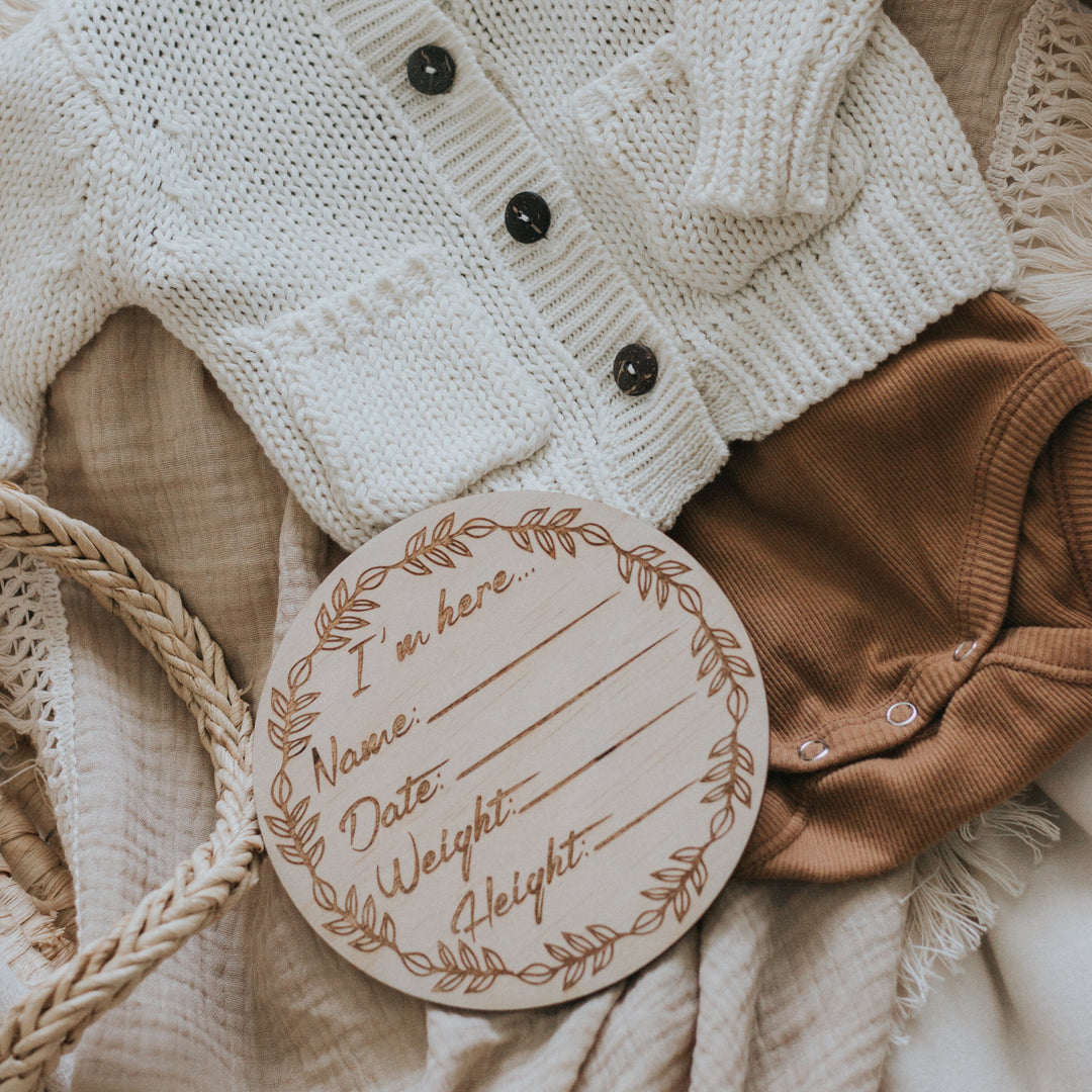 Wooden pregnancy milestone card discs - Wreath