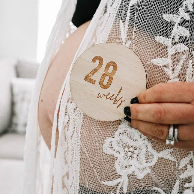 Wooden pregnancy milestone card discs - Classic