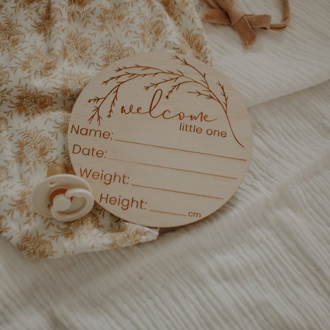 Wooden 'Welcome little one’ birth announcement disc - Whimsical