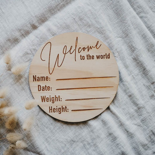 Wooden 'Welcome to the world' birth announcement disc - Classic